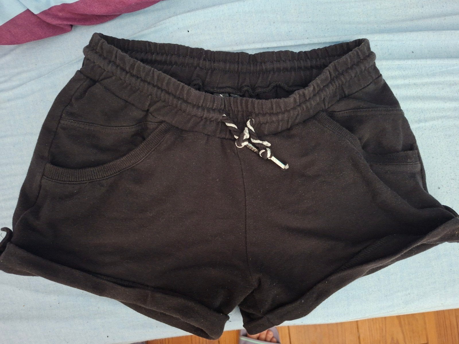 Zwart shortje van CoolCat, maat s, Kleding | Dames, Broeken en Pantalons, Kort, Verzenden, Zwart, Coolcat
