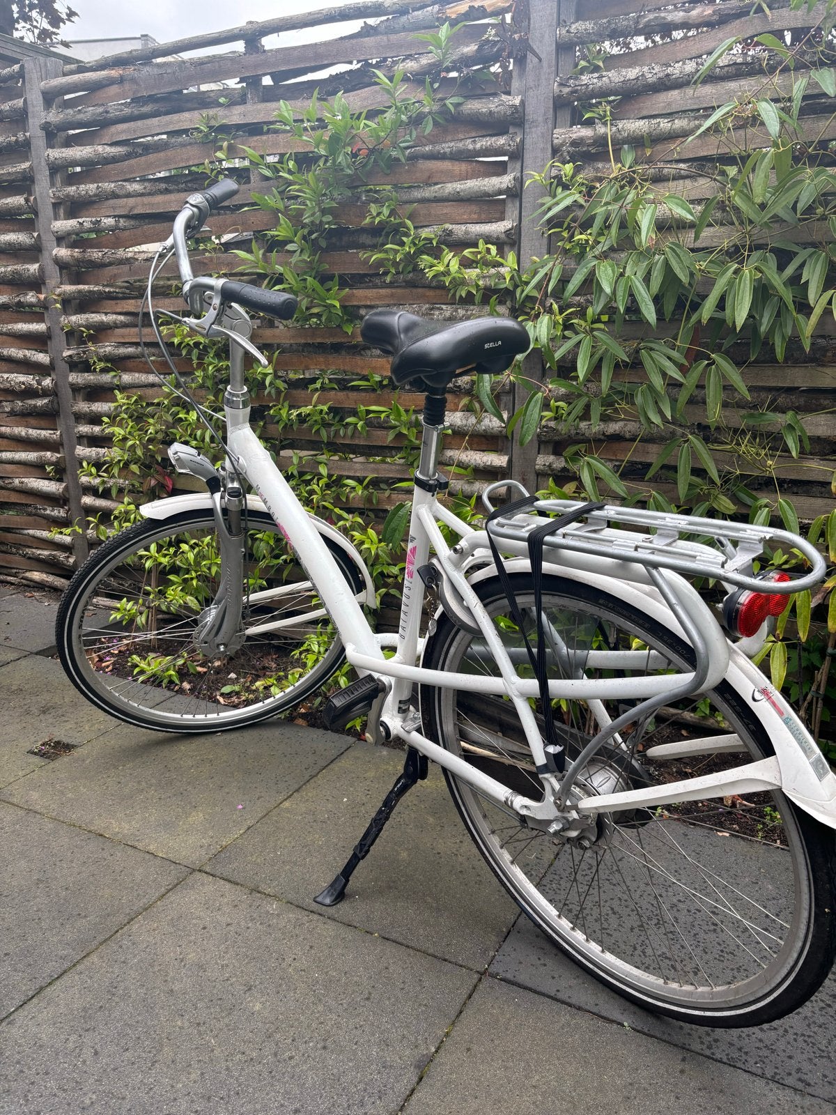 Batavus M-Spirit Damesfiets - Wit, Lage Instap, Fietsen en Brommers, Fietsen | Dames | Damesfietsen, Ophalen, Batavus, Trommelrem