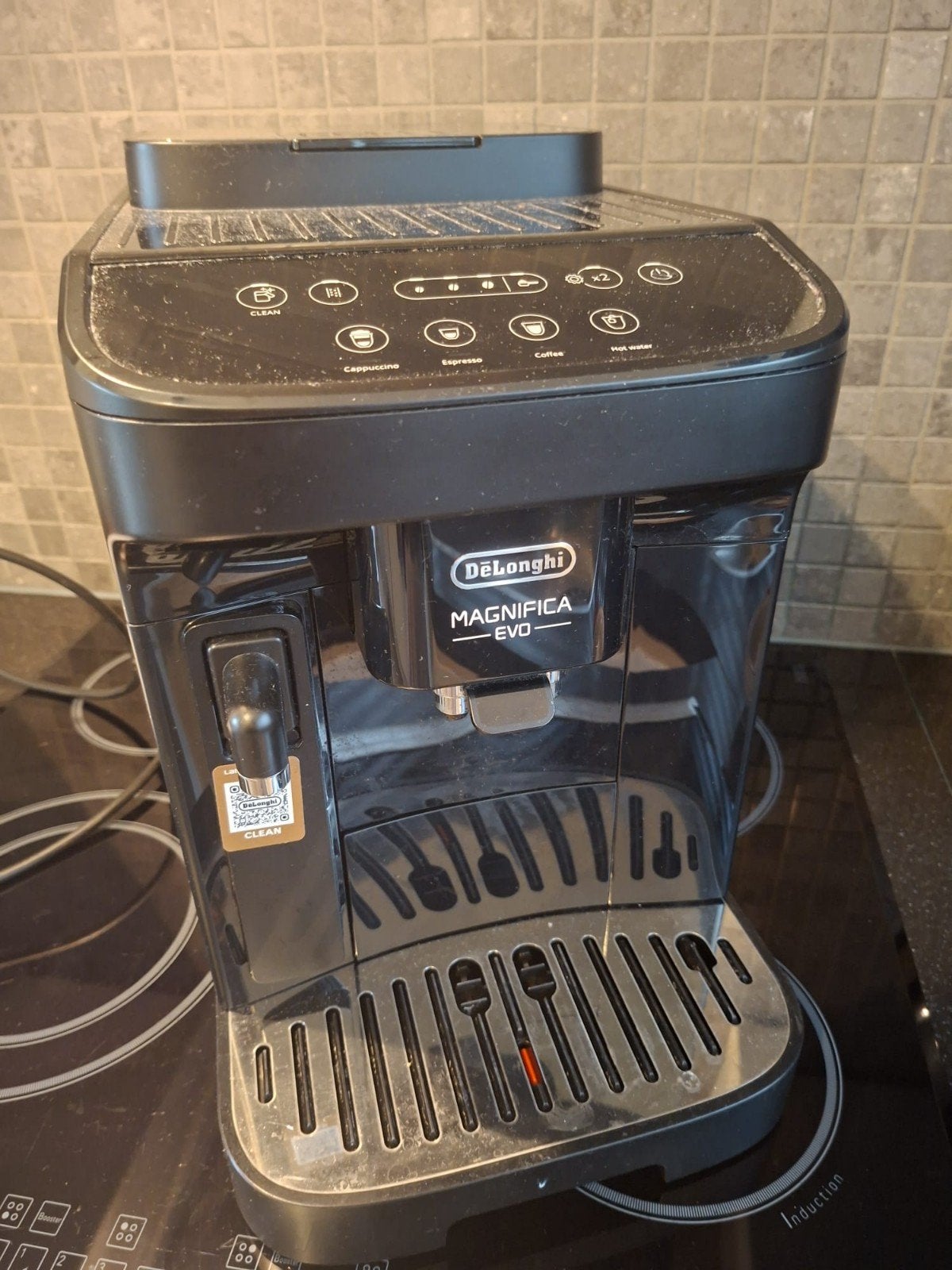 De'Longhi Magnifica Evo ECAM293.52.B Koffiemachine, Gebruikt, 10 kopjes of meer, Koffiemachine, Afneembaar waterreservoir