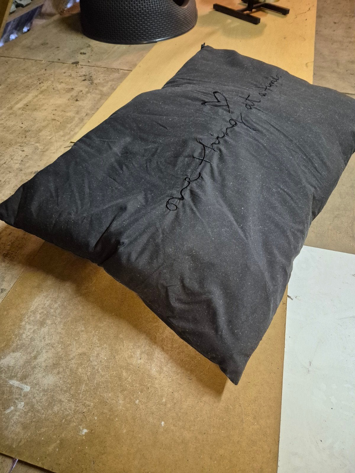 Hondenmand met diverse accessoires, Dieren en Toebehoren, Ophalen, Gebruikt