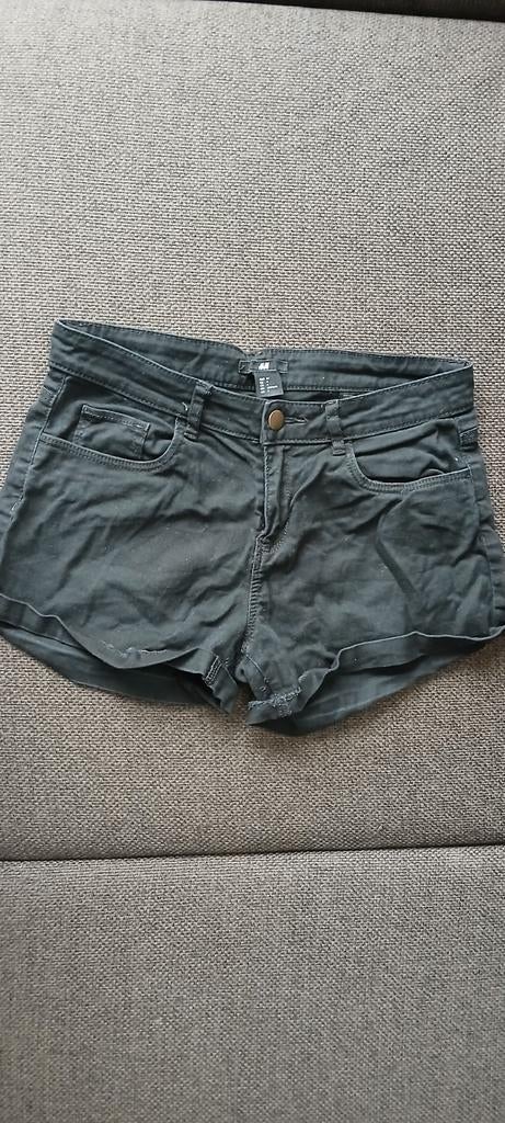 Zwarte H&M korte broek - Maat 34, H&M, Kort, Zwart, Ophalen of Verzenden