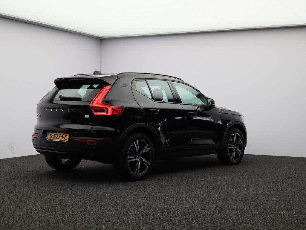 Volvo XC40 T5 Recharge R-Design / Stoel+stuurwielverwarming, Auto's, Euro 6, Zwart, Plug-in hybride, Hybride Elektrisch/Benzine