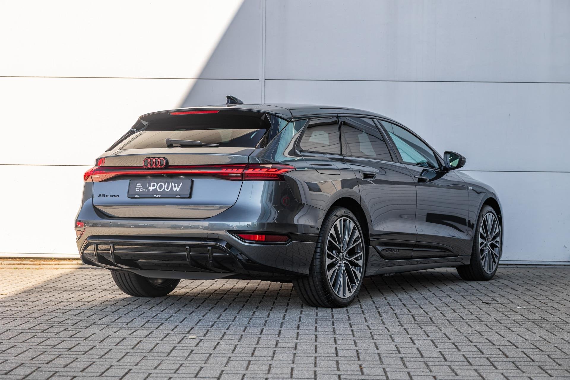 Audi A6 Avant e-tron 286pk S Edition 83 kWh | Trekhaak Wegkl, Auto's, Automaat, 12 maanden, Achterwielaandrijving, Parkeercamera