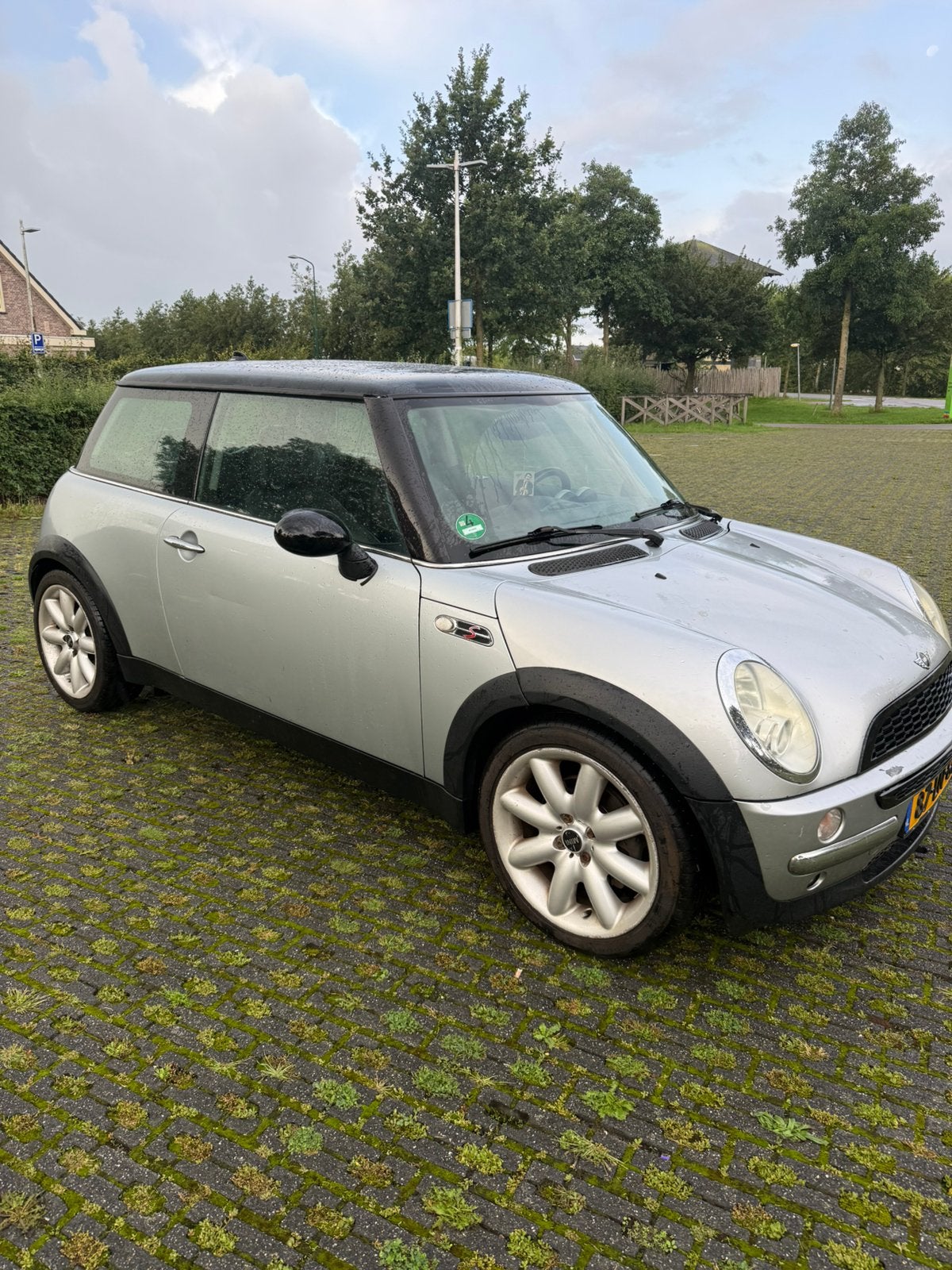 Mini 1.6 16V Cooper 2003 Grijs metallic, Auto's, Voorwielaandrijving, 15 km/l, Zwart, 4 cilinders