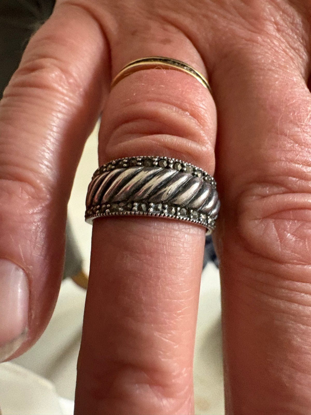 Zilveren ring met gedraaid patroon en markasiet, Gebruikt, Ophalen of Verzenden, 17 tot 18, Met edelsteen