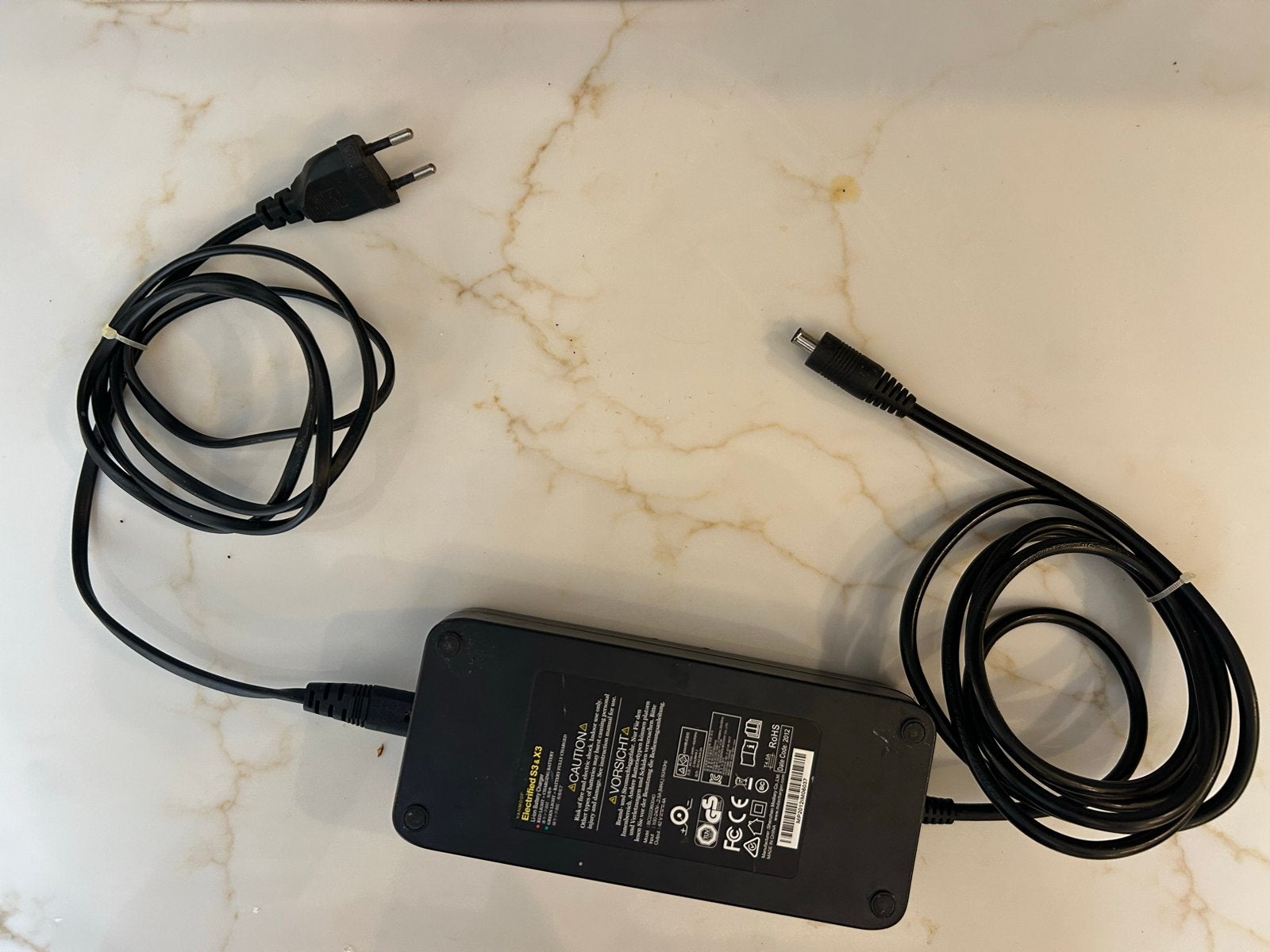 VanMoof S3 & X3 Oplader, Fietsen en Brommers, Zo goed als nieuw