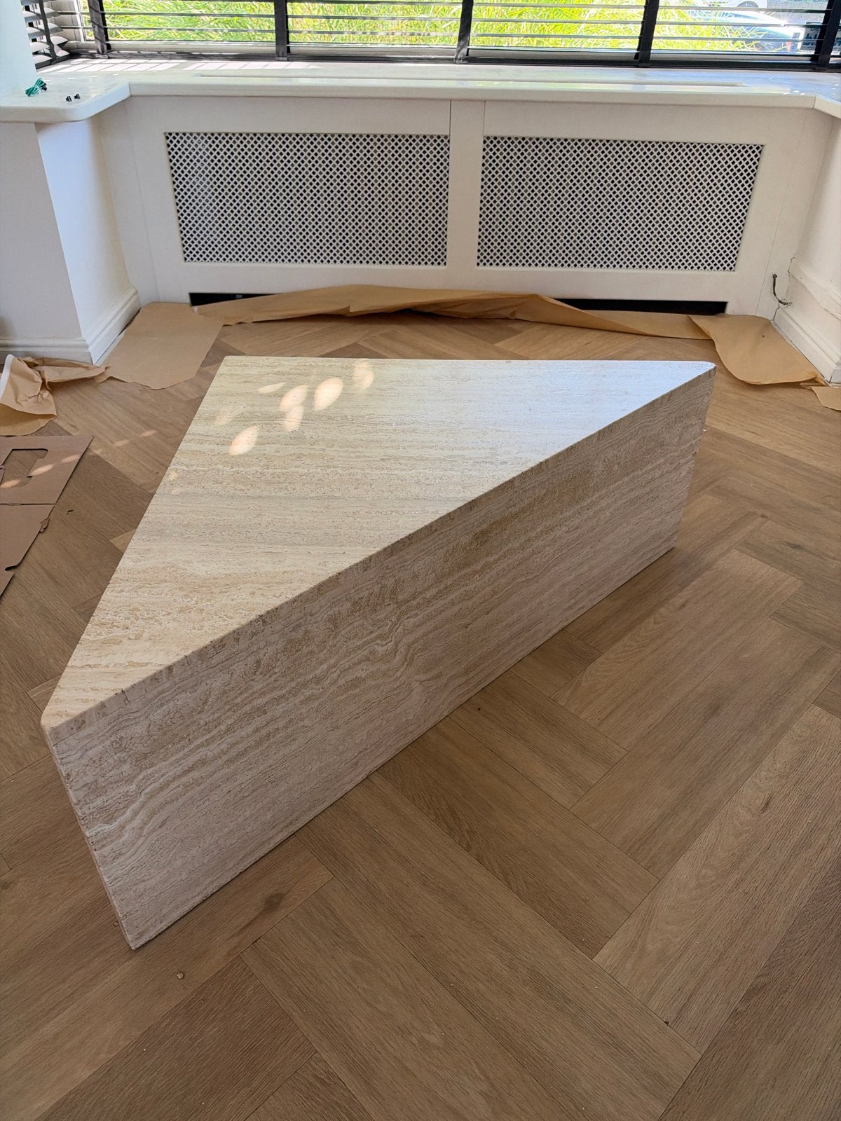 Unieke Travertin Salontafel - Driehoekig, Overige materialen, 100 tot 150 cm, Zo goed als nieuw, Overige vormen