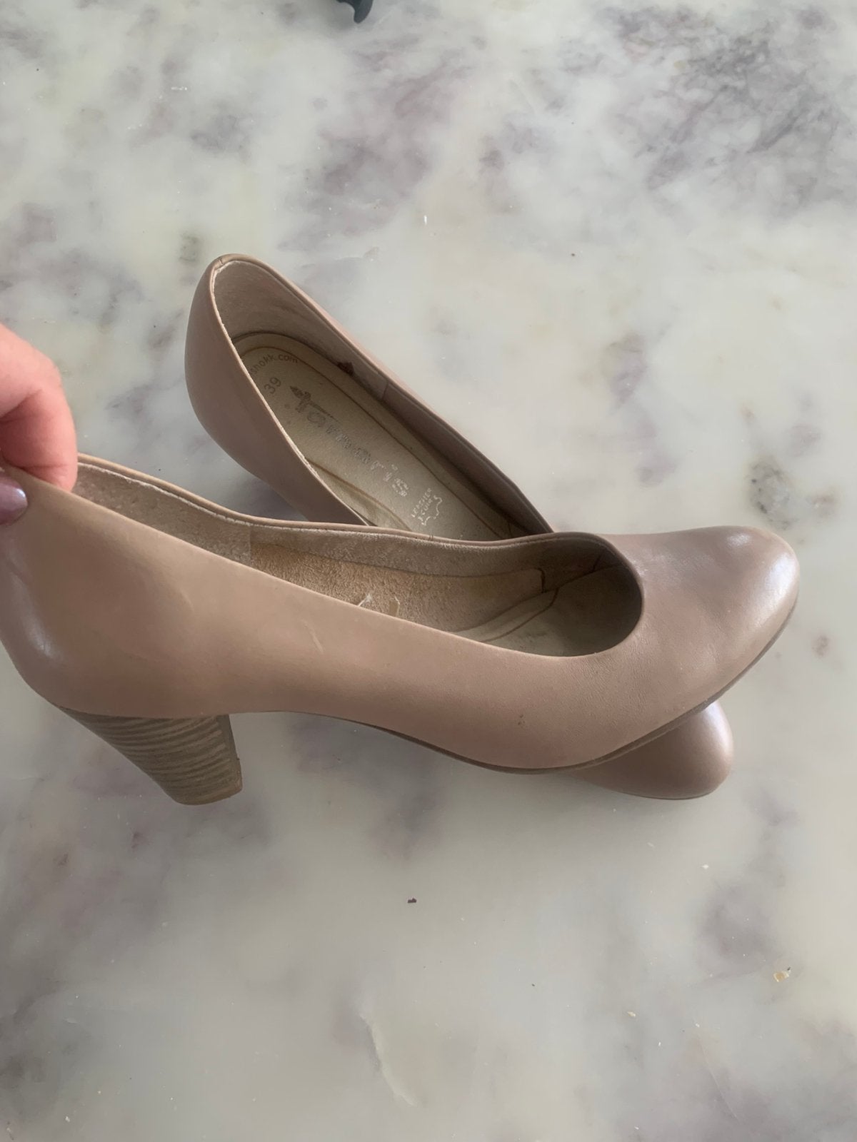 Nude kleur pump Tamaris maat a39, Ophalen of Verzenden, Zo goed als nieuw, Beige