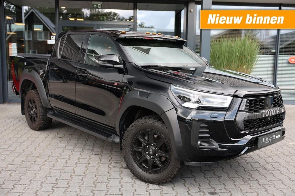 Toyota HILUX 2.8 D-4D DUBBEL CABIN GR SPORT A/T 2 ZITS 4WD V, Auto's, Bestelauto's, Automaat, 2165 kg, Huisgarantie, Met garantie (alle)
