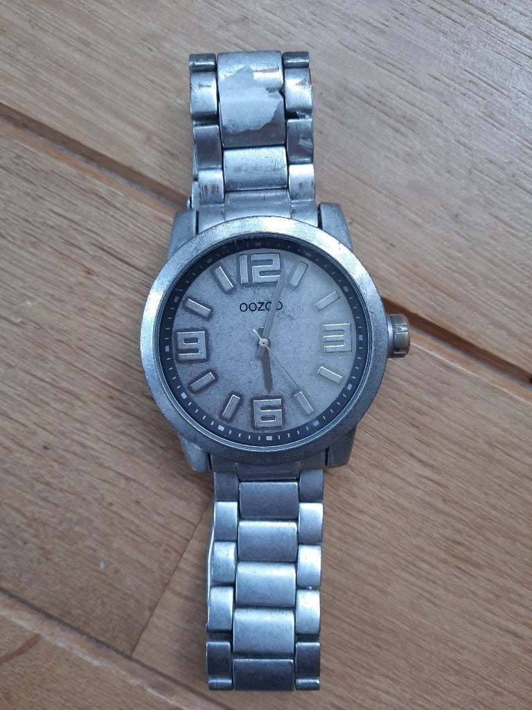 OOZOO - Zilverkleurige horloge roestvrijstalen band, Ophalen of Verzenden, Zo goed als nieuw, Staal, Overige merken