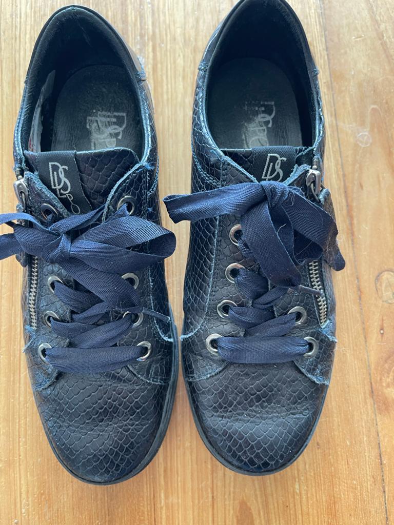 DL Sport lage sneakers echt leer maat 40 nu €45, Kleding | Dames, Ophalen of Verzenden, Zo goed als nieuw, Zwart, Sneakers of Gympen