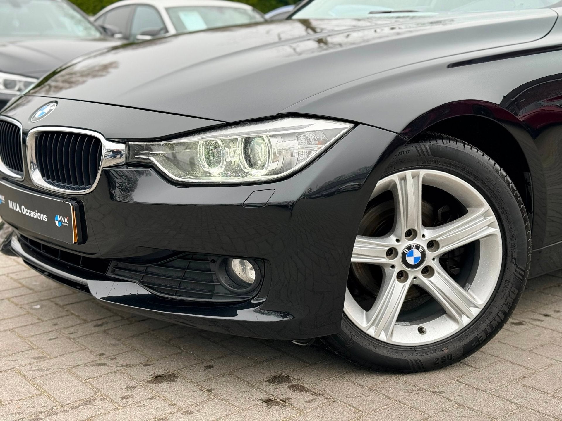 BMW 3-serie 316i Executive|Nieuwe Ketting + Klepseals|Cruise, Auto's, BMW, Automaat, Gebruikt, 4 cilinders, Zwart