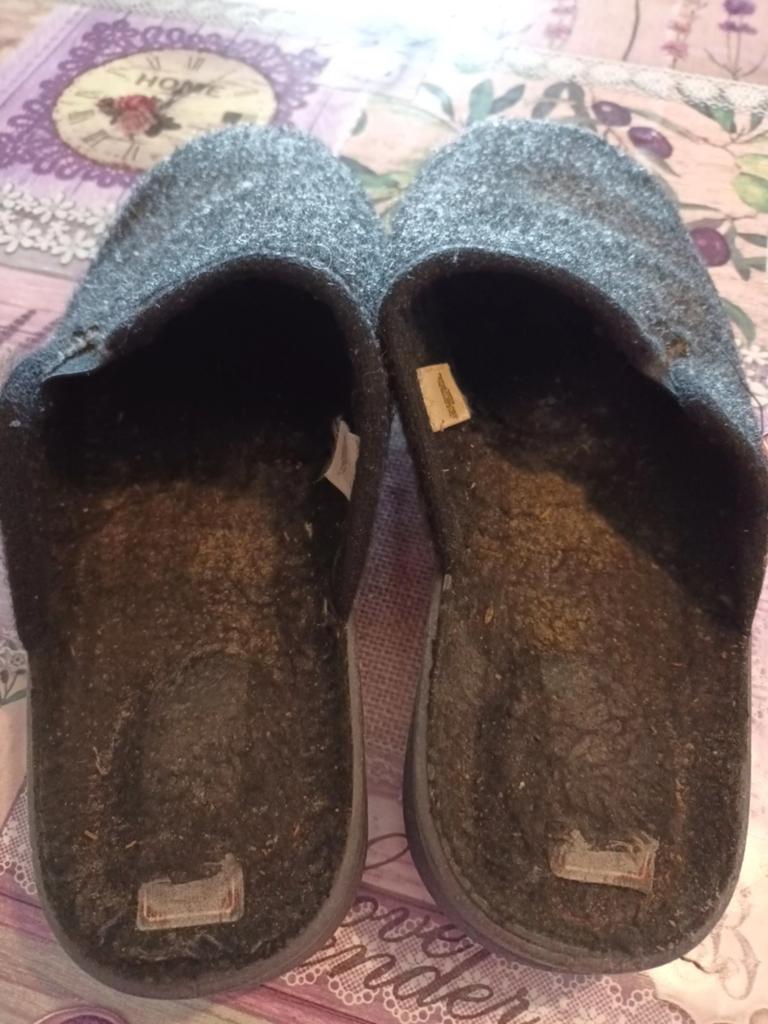 Gedragen pantoffels maat 44, Kleding | Heren, Schoenen, Ophalen, Gedragen, Zwart, Pantoffels of Sloffen
