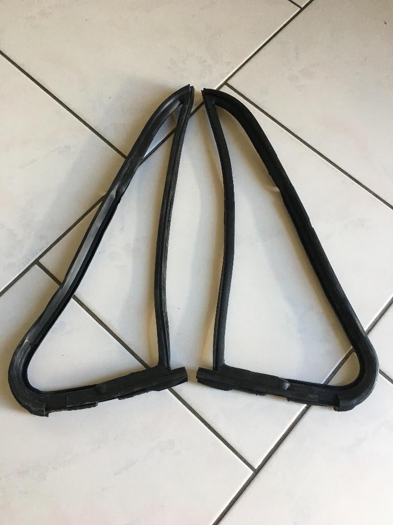 Te koop driehoekraamrubber set Dodge w200 d200 ramcharger, Ophalen of Verzenden