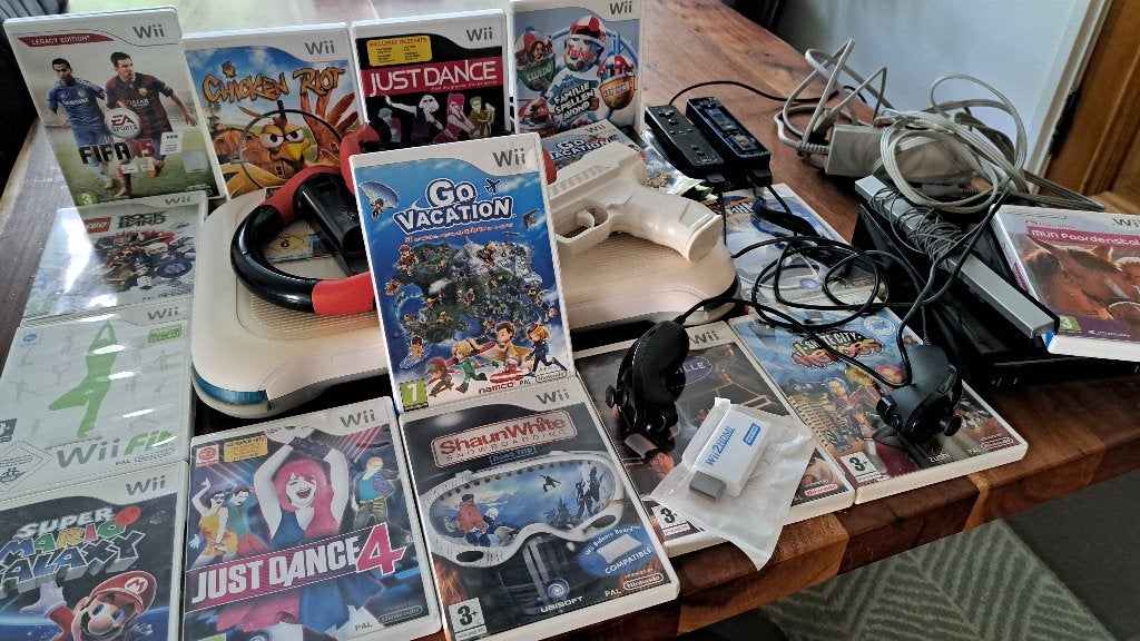Wii Nintendo, Spelcomputers en Games, Ophalen, Gebruikt, Met 2 controllers, Met stuurtje