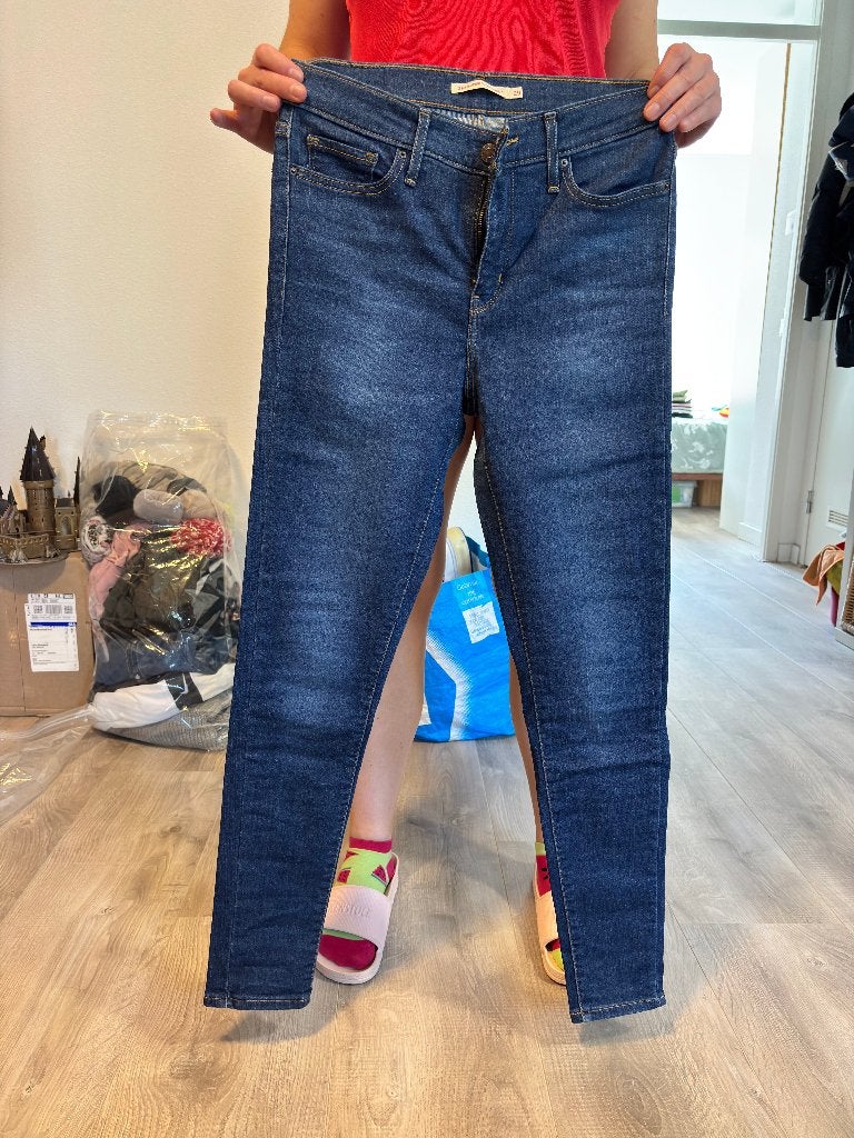 Levi's Shaping Super Skinny Jeans Size 29, Blauw, Ophalen of Verzenden, Zo goed als nieuw, W28 - W29 (confectie 36)