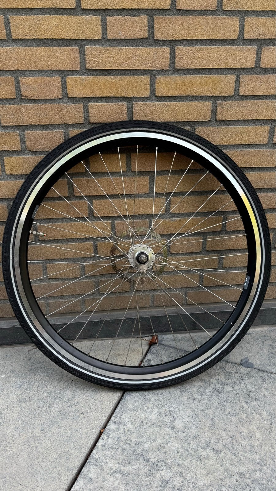 Voorwiel fiets 28 inch sparta met remschijf, Fietsen en Brommers, Fietsonderdelen, Zo goed als nieuw, Aluminium, Ophalen, Elektrische fiets