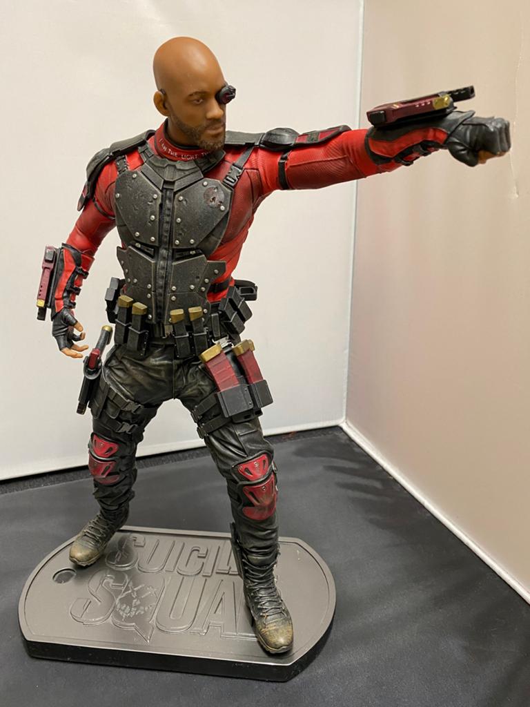 DC Collectibles Suicide Squad Deadshot Statue, Ophalen of Verzenden, Zo goed als nieuw