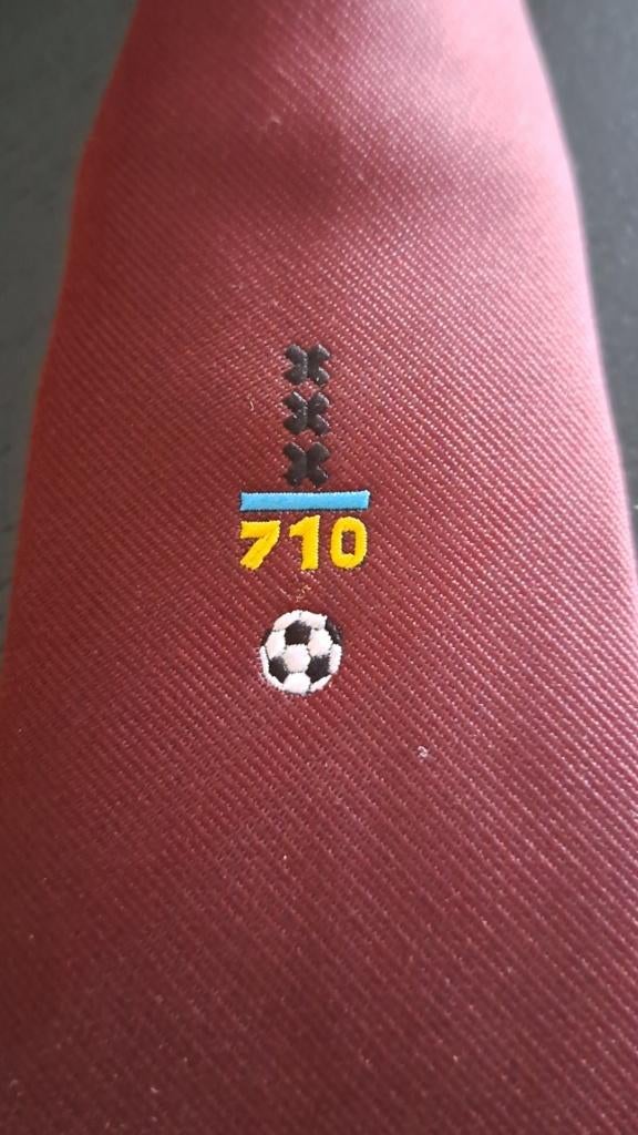 Amsterdam 710 Voetbaltoernooi 1985 stropdas rood, Ophalen of Verzenden, Nieuw, Gebruiksvoorwerp