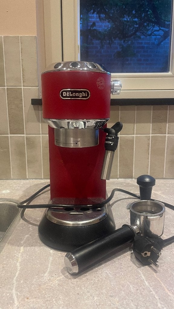 De’Longhi EC685.R espressomachine (rood), Witgoed en Apparatuur, Koffiezetapparaten, Ophalen, Gebruikt, Espresso apparaat, Koffiebonen