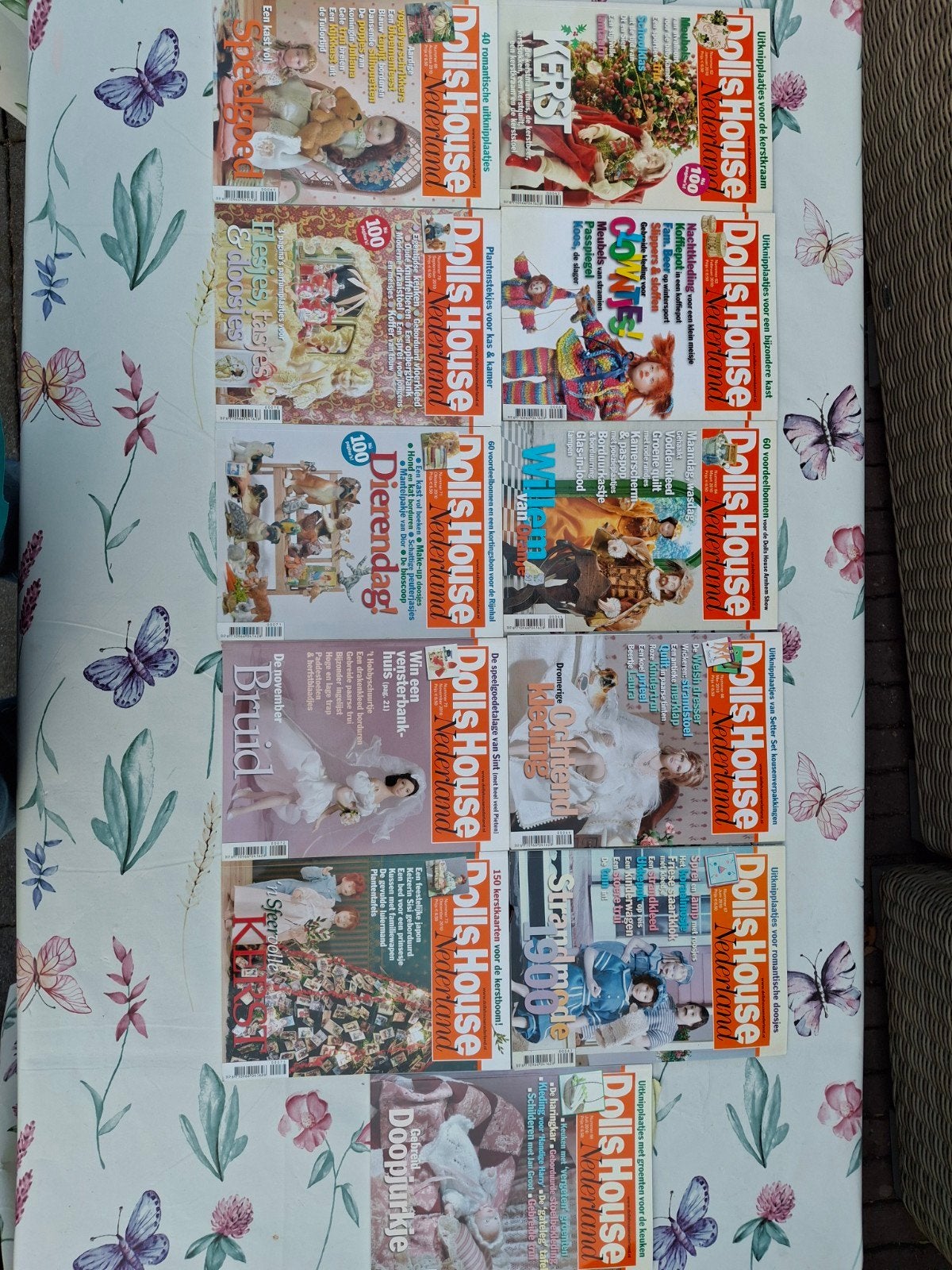 Dolls House Nederland - 2010, Boeken, Ophalen of Verzenden, Gelezen, Overige typen