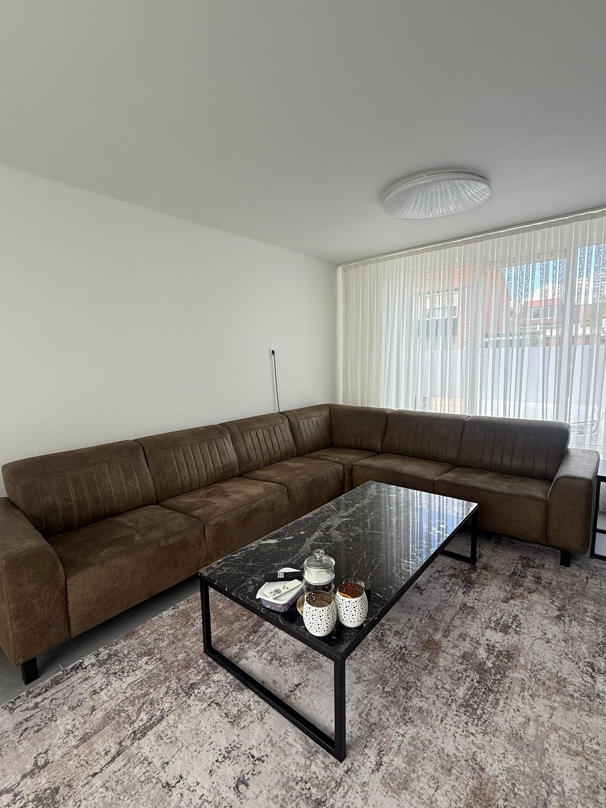 Grote hoekbank in bruin leerlook, Huis en Inrichting, Ophalen of Verzenden, Gebruikt, Leer