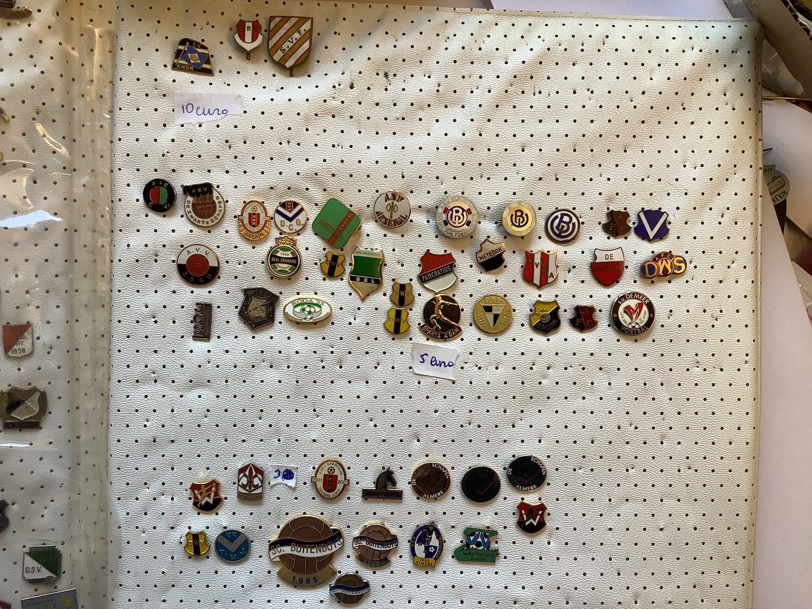 Speldjes voetbal oude afd Amsterdam, Verzamelen, Speldjes, Pins en Buttons, Ophalen of Verzenden, Gebruikt, Sport