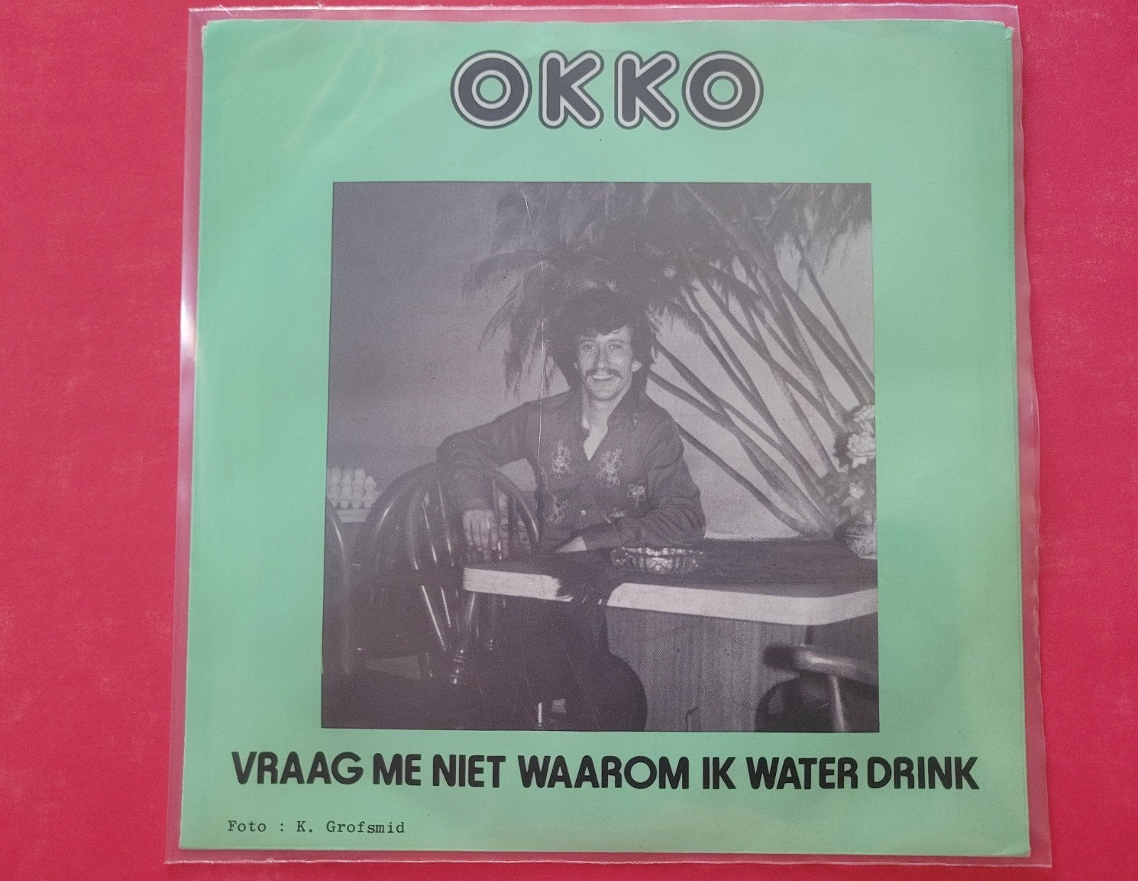 Okko & Mood And Fun - Vraag me niet waarom ik water drinkt ., Ophalen, Zo goed als nieuw, Overige formaten, Levenslied of Smartlap