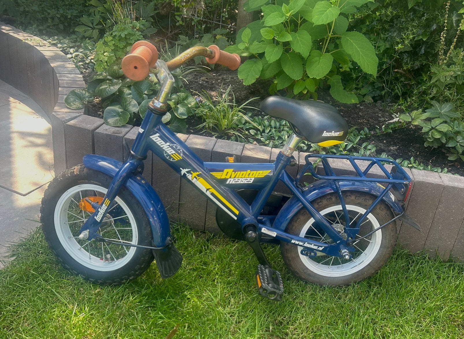 Loekie kinderfiets 12 inch met zijwieltjes, Fietsen en Brommers, Fietsen | Kinderfietsjes, Ophalen, Terugtraprem, Zijwieltjes