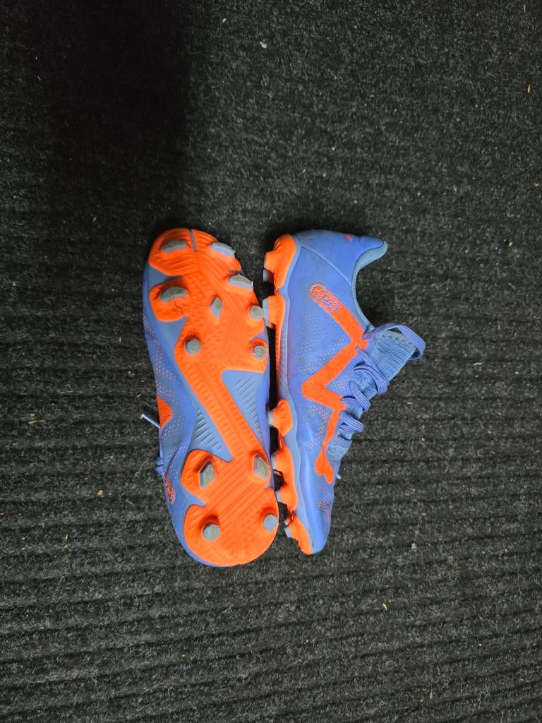 Puma Future Voetbalschoenen Maat 34 met Goede Noppen, Sport en Fitness, Voetbal, Ophalen