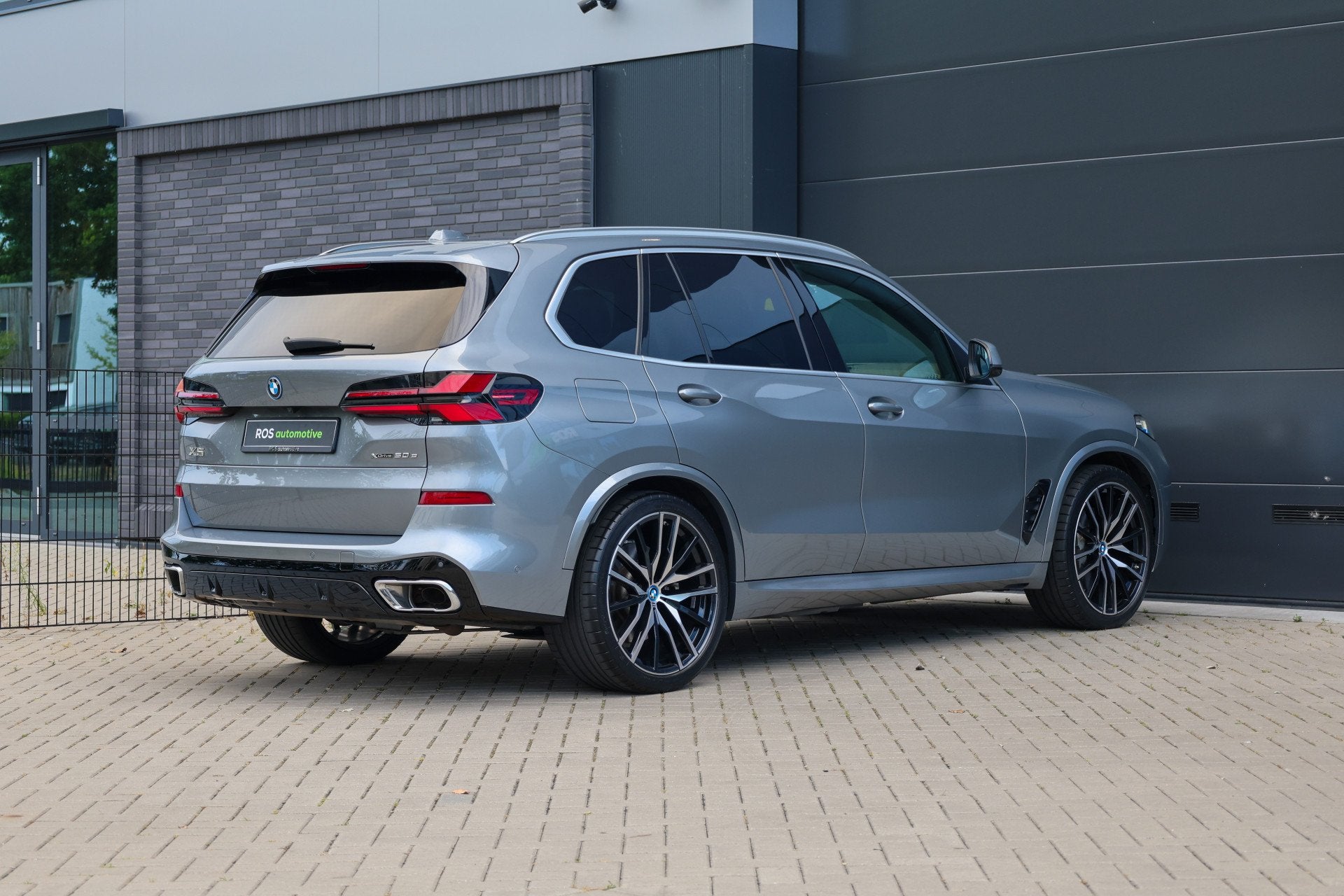 Foto 64 van BMW X5 xDrive50e | BTW | SKYLOUNGE | 22 INCH | COMFORTSTOELE