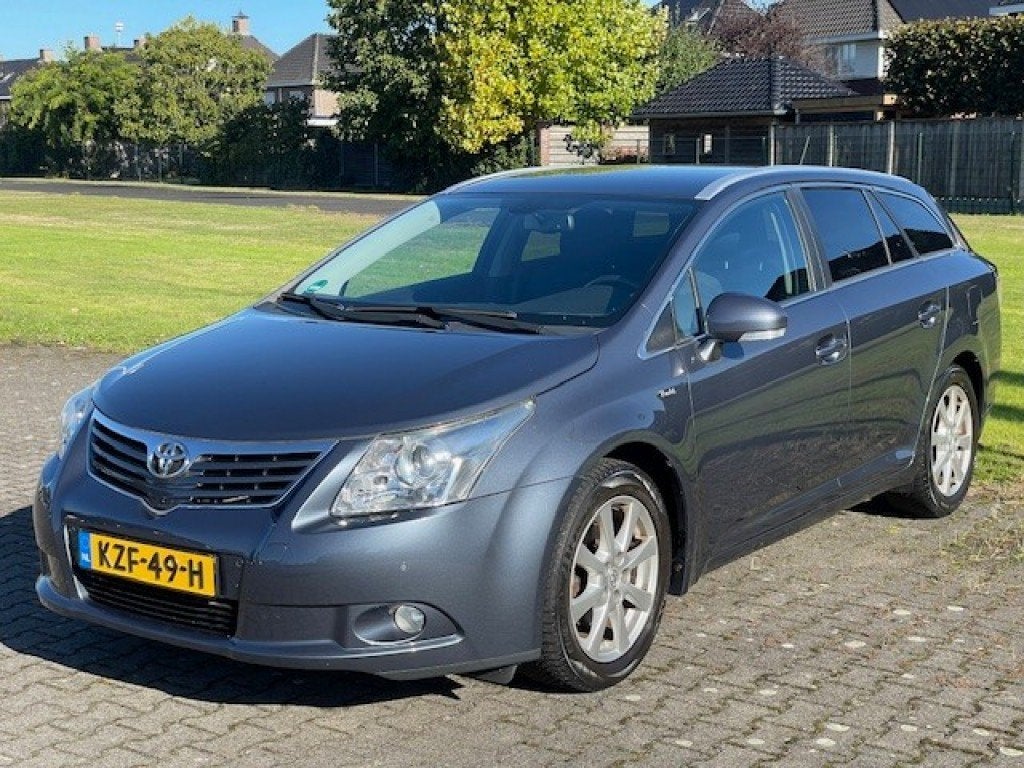 Toyota AVENSIS 1.8 VVT-I Wagon Executive Automaat/ ECC/ LM/, Automaat, Stoelverwarming, Blauw, 1798 cc