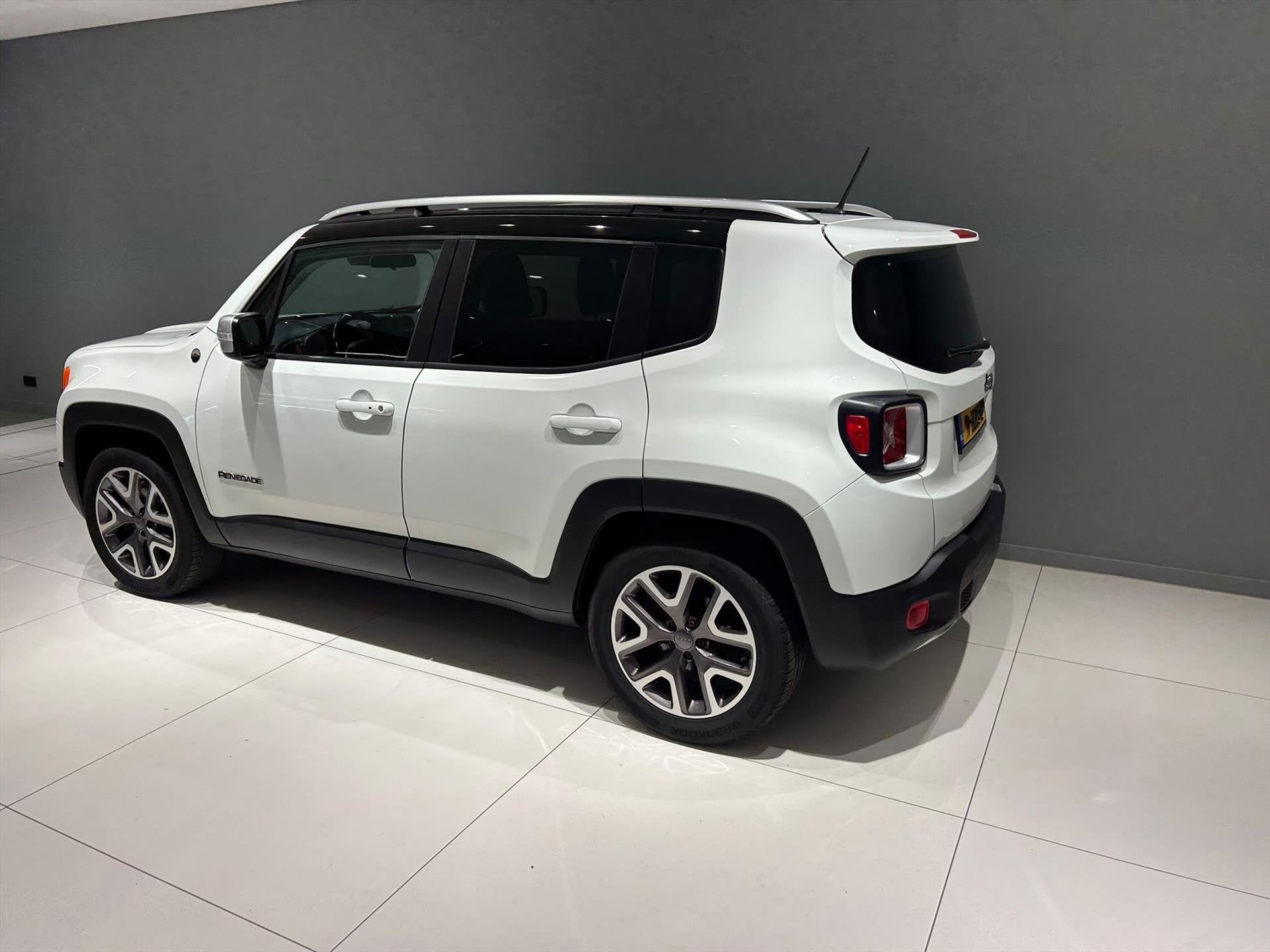 JEEP Renegade 1.4 MultiAir 140pk FWD Opening Edition Leer LM, Auto's, Gebruikt, 4 cilinders, 400 kg, Wit