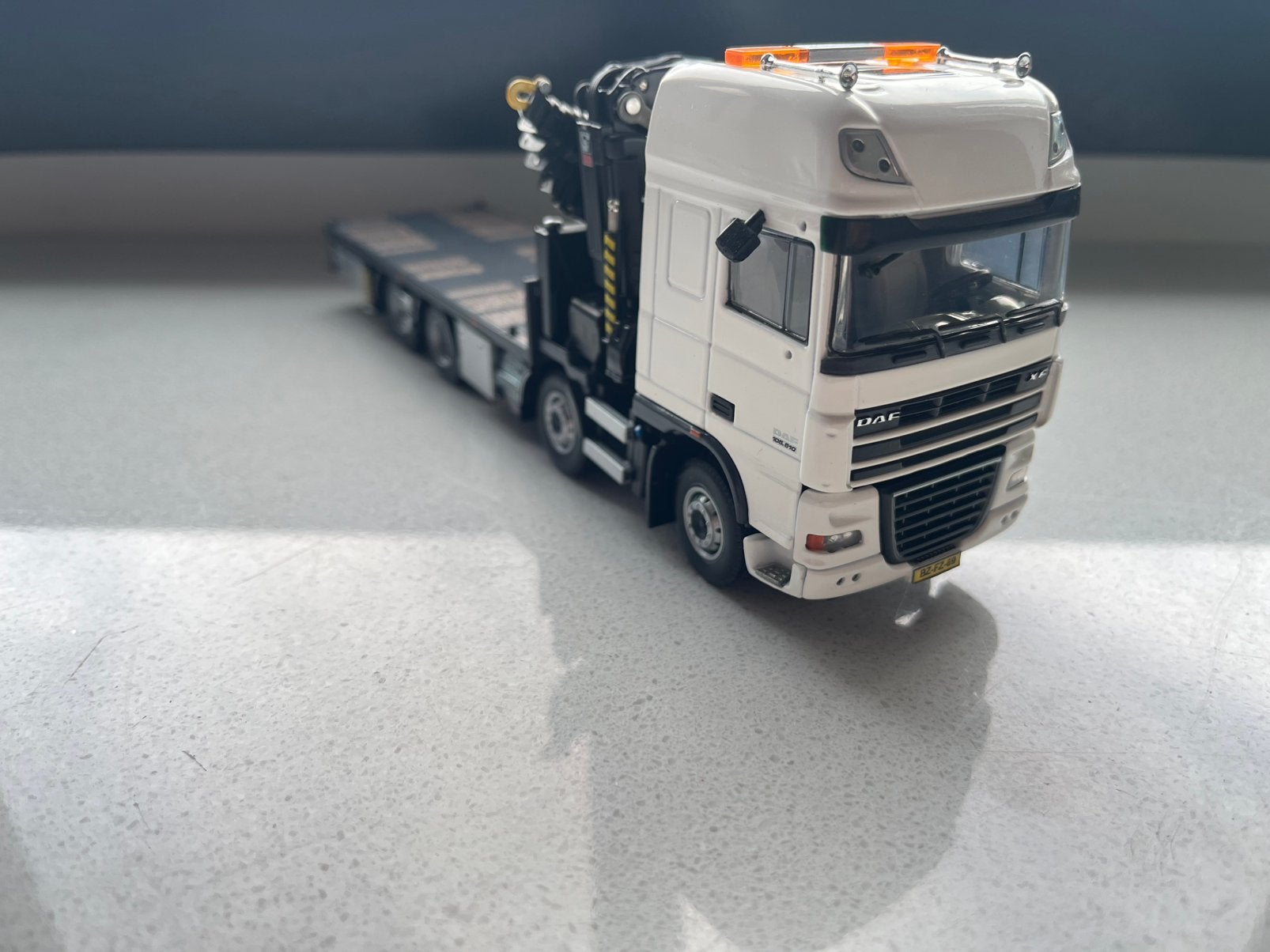 Tekno basis 63437 DAF XF105 SSC met HIAB kraan., Hobby en Vrije tijd, Modelauto's | 1:50, Ophalen of Verzenden, Zo goed als nieuw