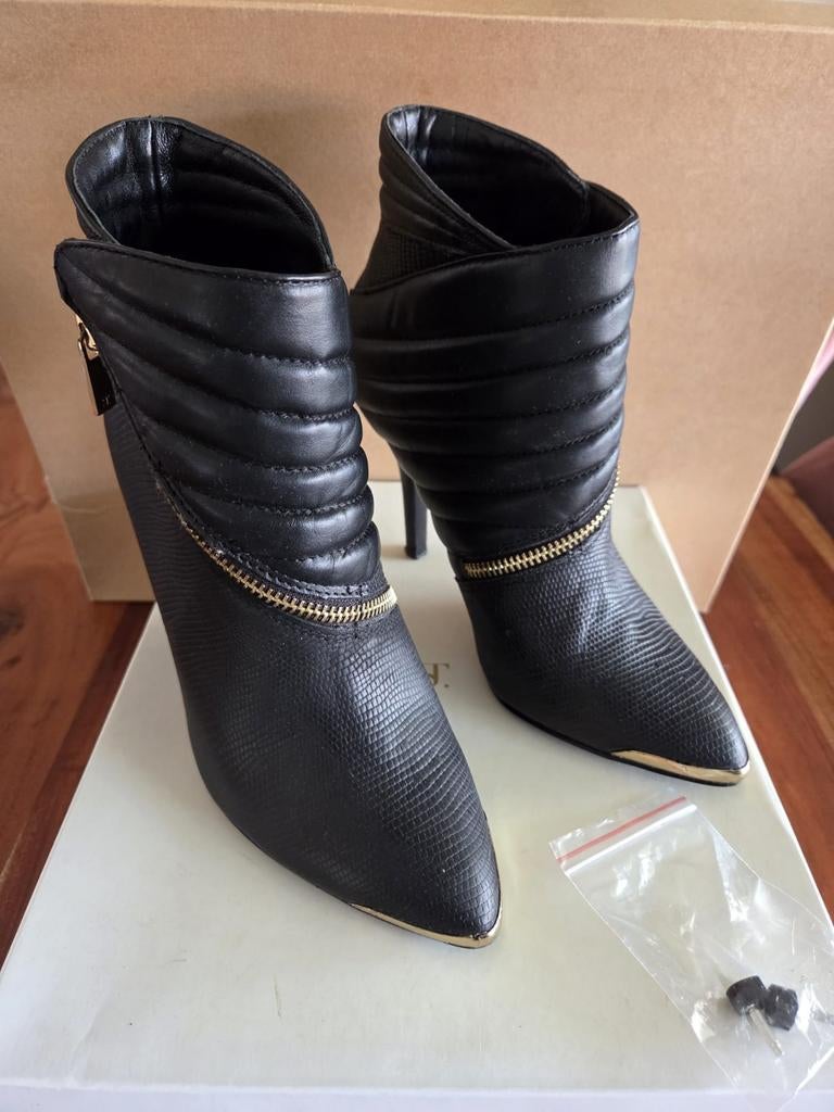 Supertrash enkellaarsjes  mt 37 zwart met gouden accenten, Ophalen of Verzenden, Zo goed als nieuw, Zwart
