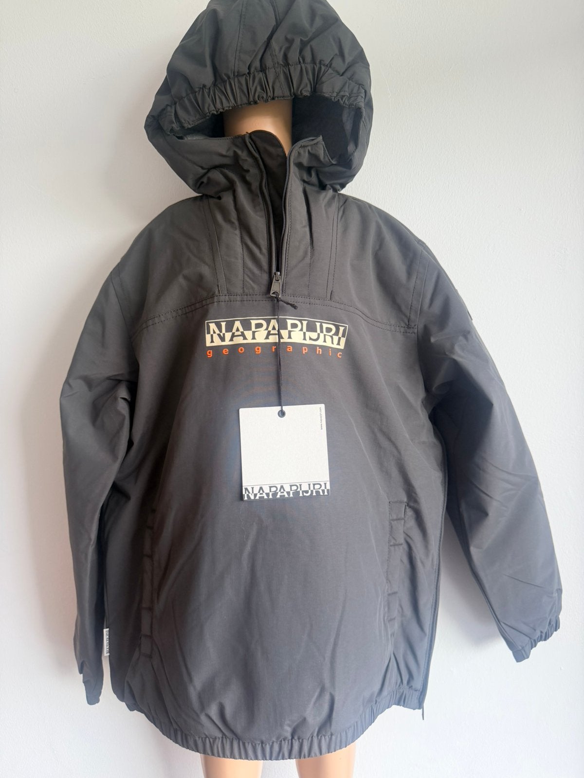 Napapijri K Evergrey jas – dark grey solid – maat 152, Kinderen en Baby's, Kinderkleding | Maat 152, Ophalen of Verzenden, Nieuw