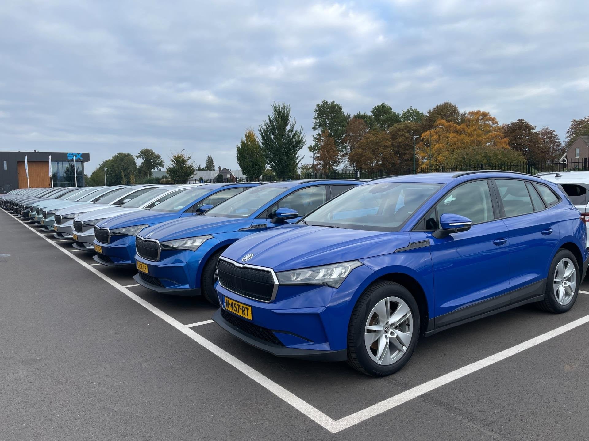 Skoda Enyaq iV 80 Sportline|91% SOH|BLACK&WHITE EDITION|ACC|, Auto's, Skoda, Automaat, Dealer onderhouden, Achterwielaandrijving