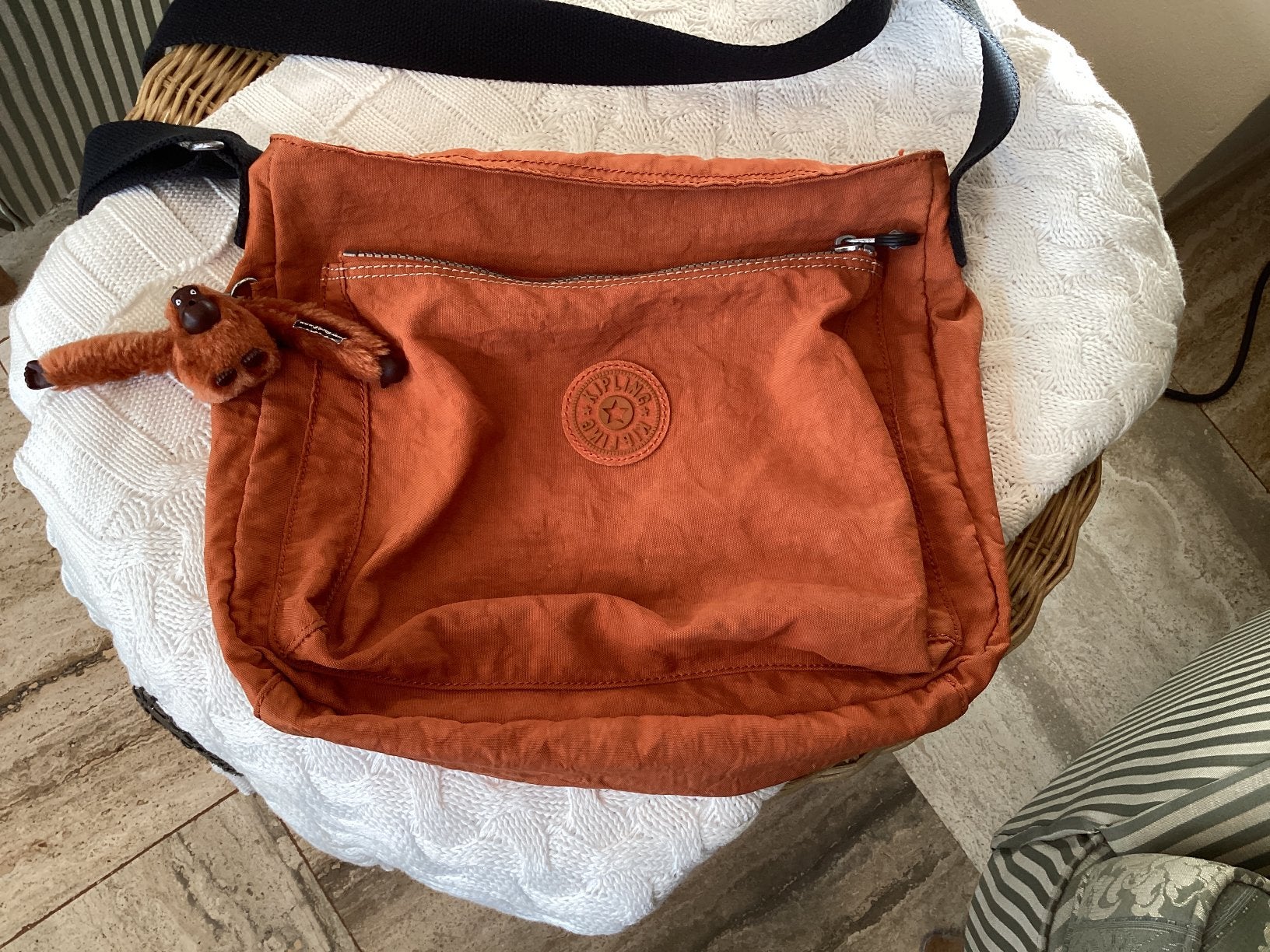 Kipling oranje schoudertas Hoogte 26cm x Breedte 31cm, Sieraden, Tassen en Uiterlijk, Tassen | Schoudertassen, Ophalen, Zo goed als nieuw