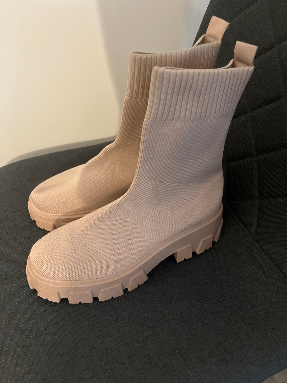 Nieuwe beige soklaarzen maat 38, Kleding | Dames, Ophalen of Verzenden, Nieuw, Beige, Lage of Enkellaarzen
