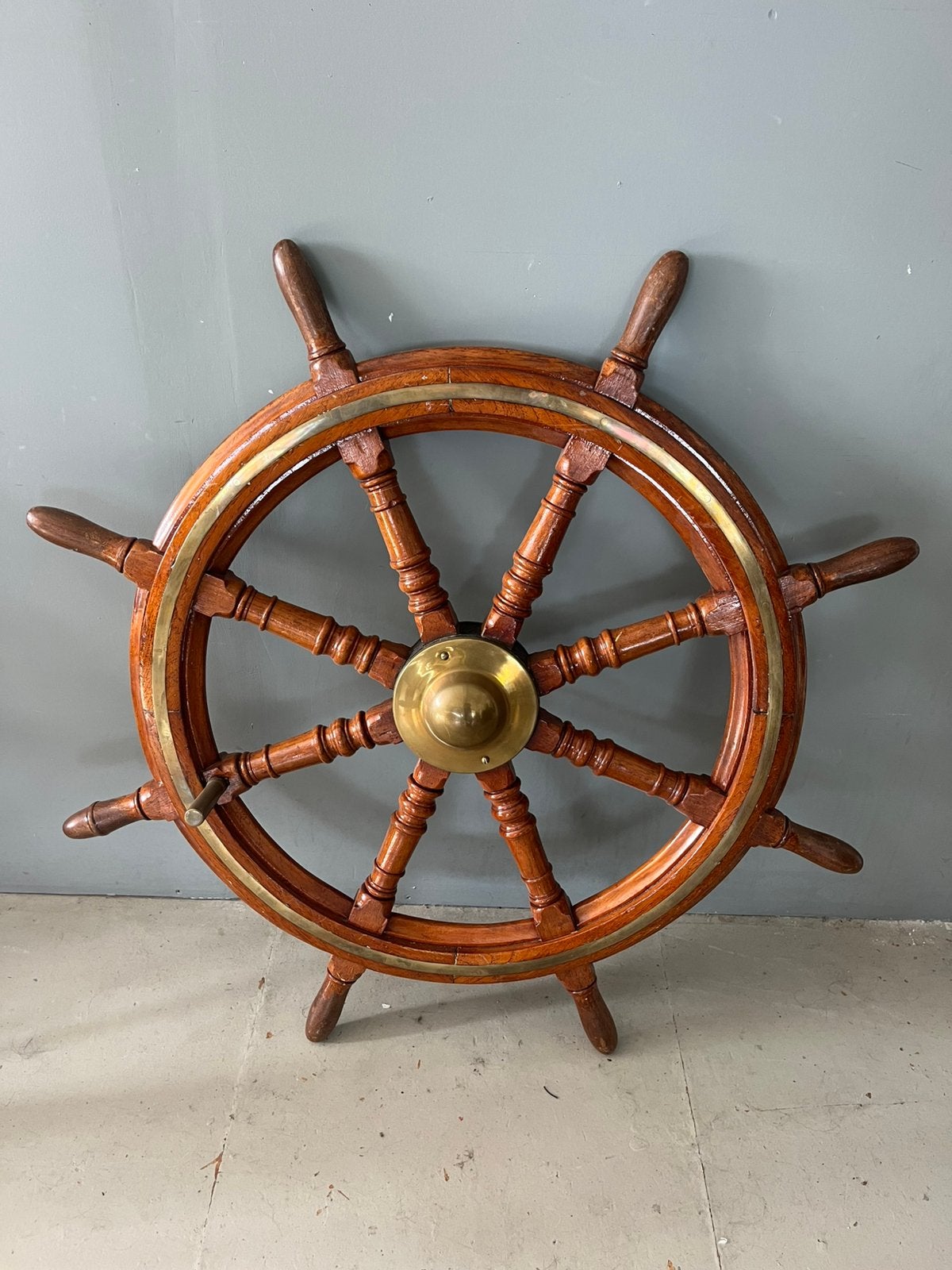 Antiek stuurwiel uit 1924 met een diameter zan 110 cm, Ophalen, Gebruikt, Motorboot of Zeilboot, Gebruiksvoorwerp