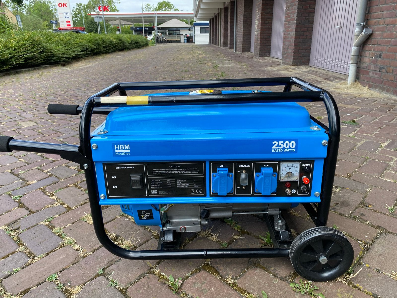 HBM 2800 W Aggregaat - Zo goed als nieuw, slechts 2x gebruik, Doe-het-zelf en Verbouw, Ophalen, Zo goed als nieuw, Minder dan 5 kVA