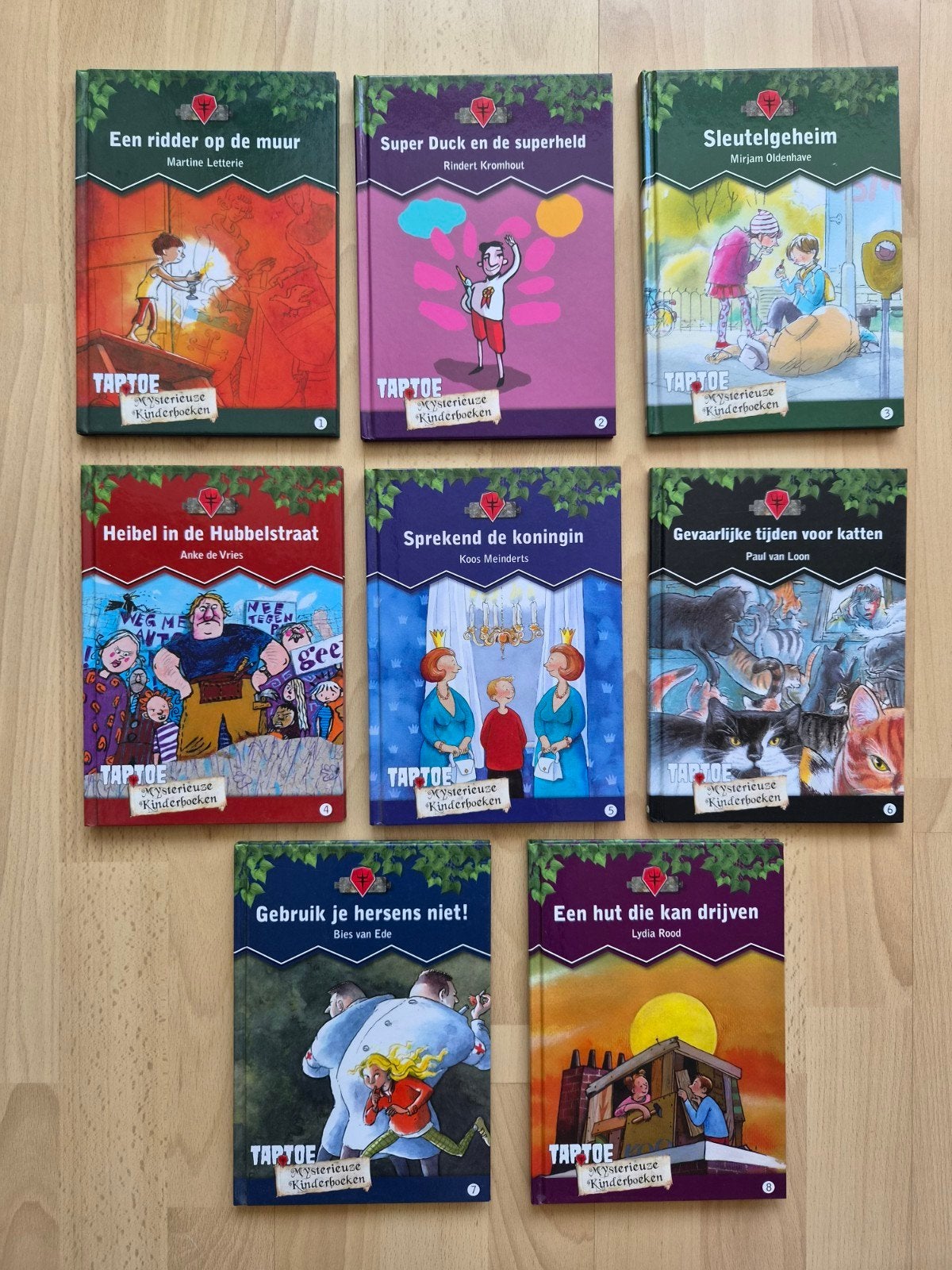 Taptoe: De Mysterieuze Kinderboeken - Complete Serie 8 B, Boeken, Ophalen of Verzenden, Zo goed als nieuw, Fictie algemeen