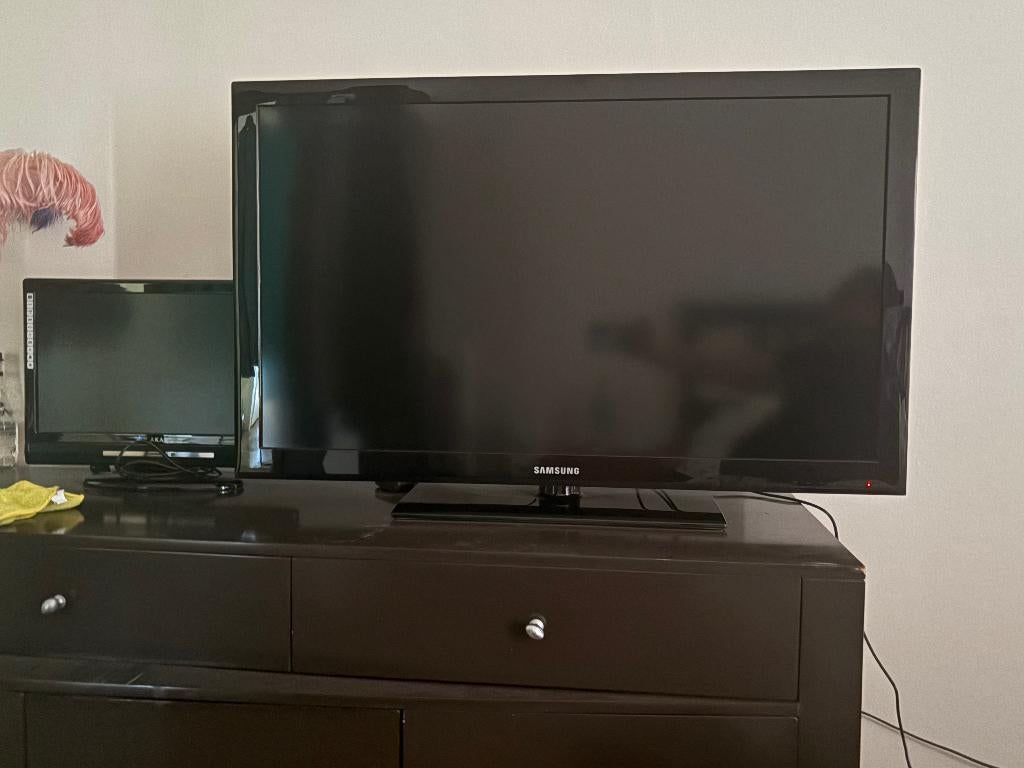 Samsung TV (40 inch ) + LCD/DVD TV combinatie, Ophalen, 50 Hz, LCD, Zo goed als nieuw