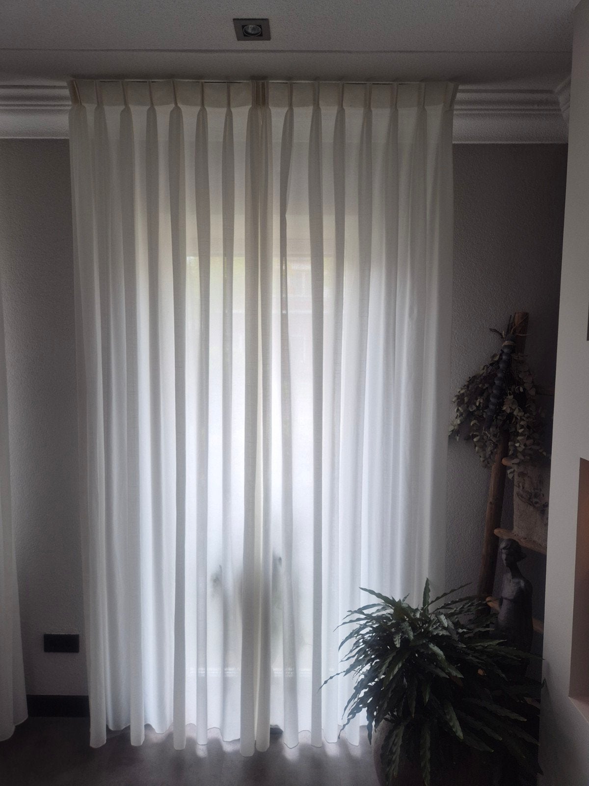 Wit/Crème Inbetween Gordijnen met 3 punts plooi- diverse mat, Gebruikt, Ophalen of Verzenden, Lichtdoorlatend, Polyester