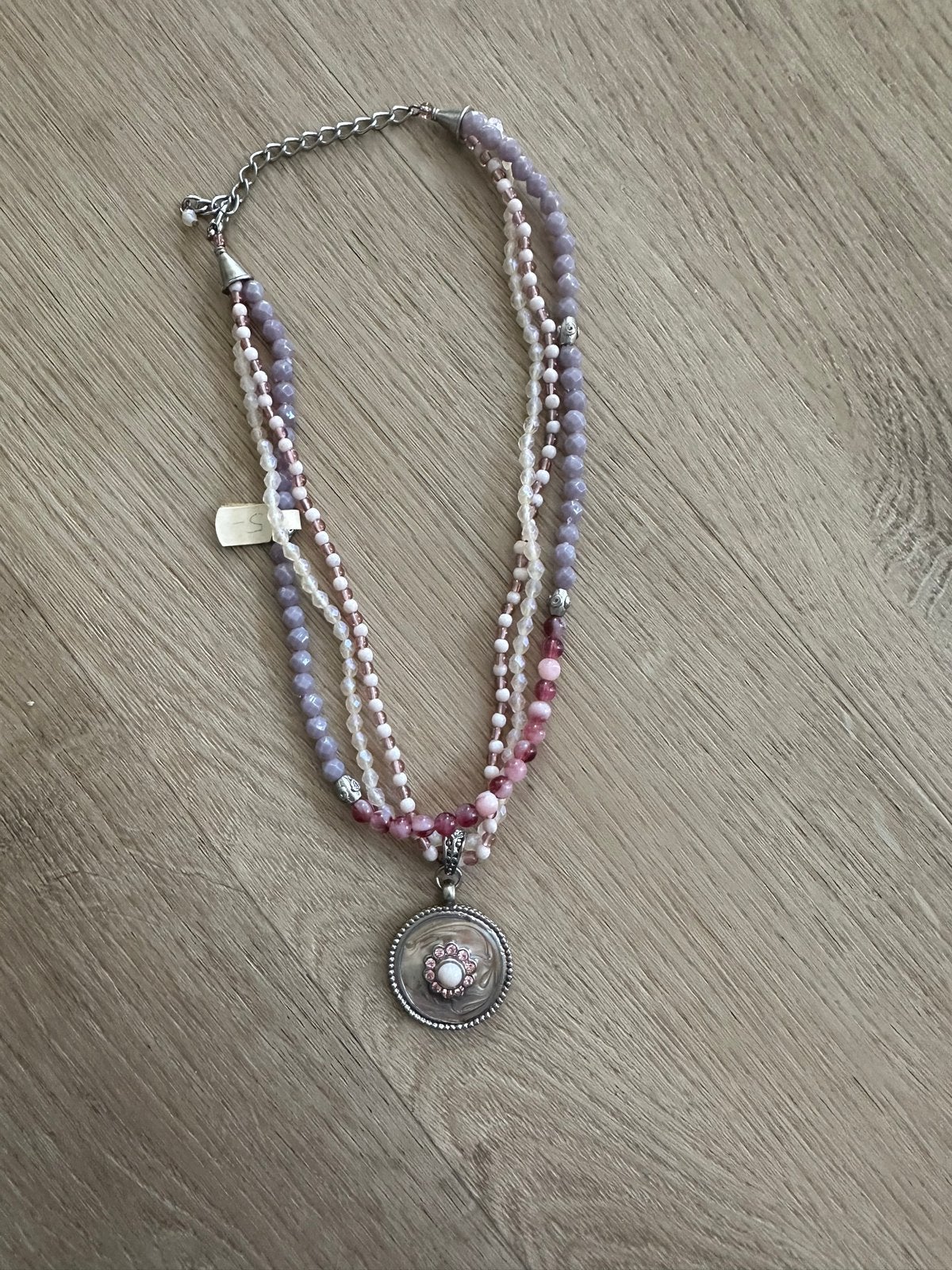 Mooie ketting met paarse en roze kralen en hanger, Paars, Ophalen of Verzenden, Zo goed als nieuw, Overige materialen