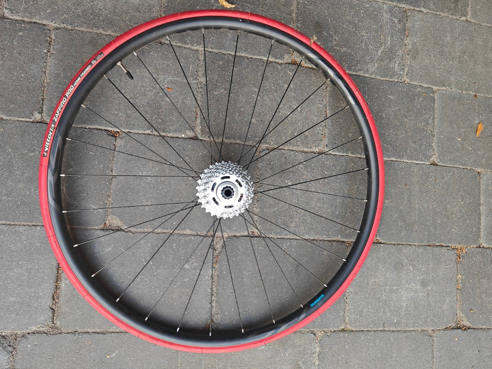 Shimano achterwiel met 10sp Miche cassette en indoor band, Gebruikt, Shimano, Miche, Vittoria, Ophalen, Wiel