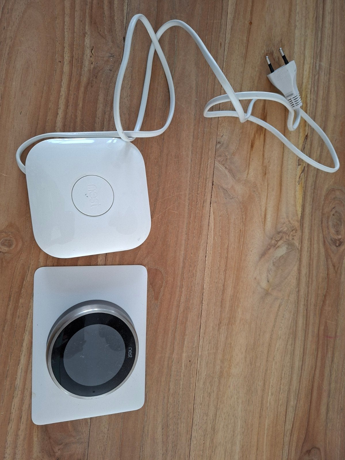 Google Nest thermostaat met 3D geprinte muurplaat, Doe-het-zelf en Verbouw, Thermostaat, Gebruikt, Minder dan 30 cm, Minder dan 60 cm