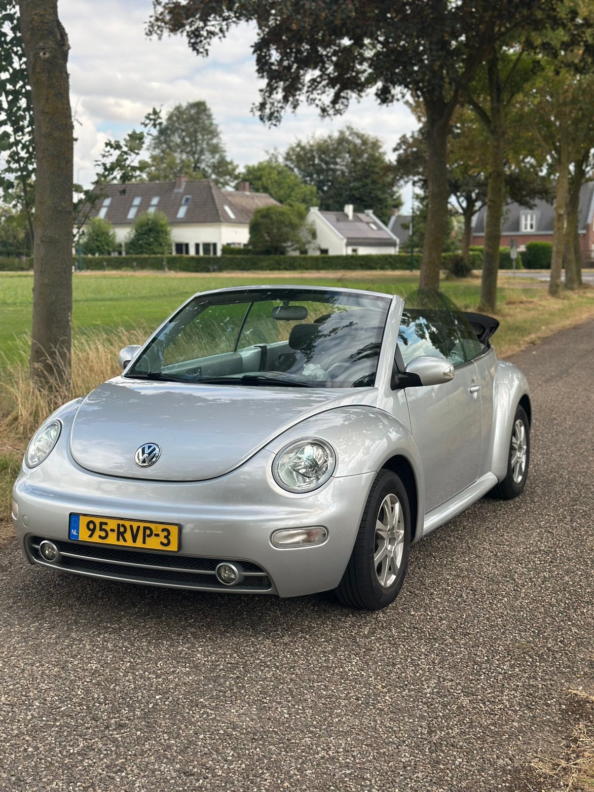 Volkswagen beetle cabrio 1.6 2005 nwe apk!, Voorwielaandrijving, 4 cilinders, Cabriolet, 4 stoelen