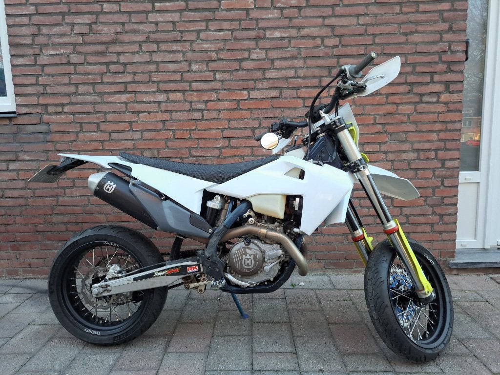 Husqvarna supermoto  FE450, 450 cc, Occasion, Particulier, Minimaal motorrijbewijs A2
