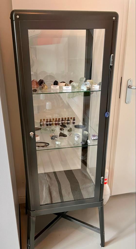 IKEA Fabrikor vitrinekast donkergrijs, Ophalen, Gebruikt, 50 tot 100 cm, Glas